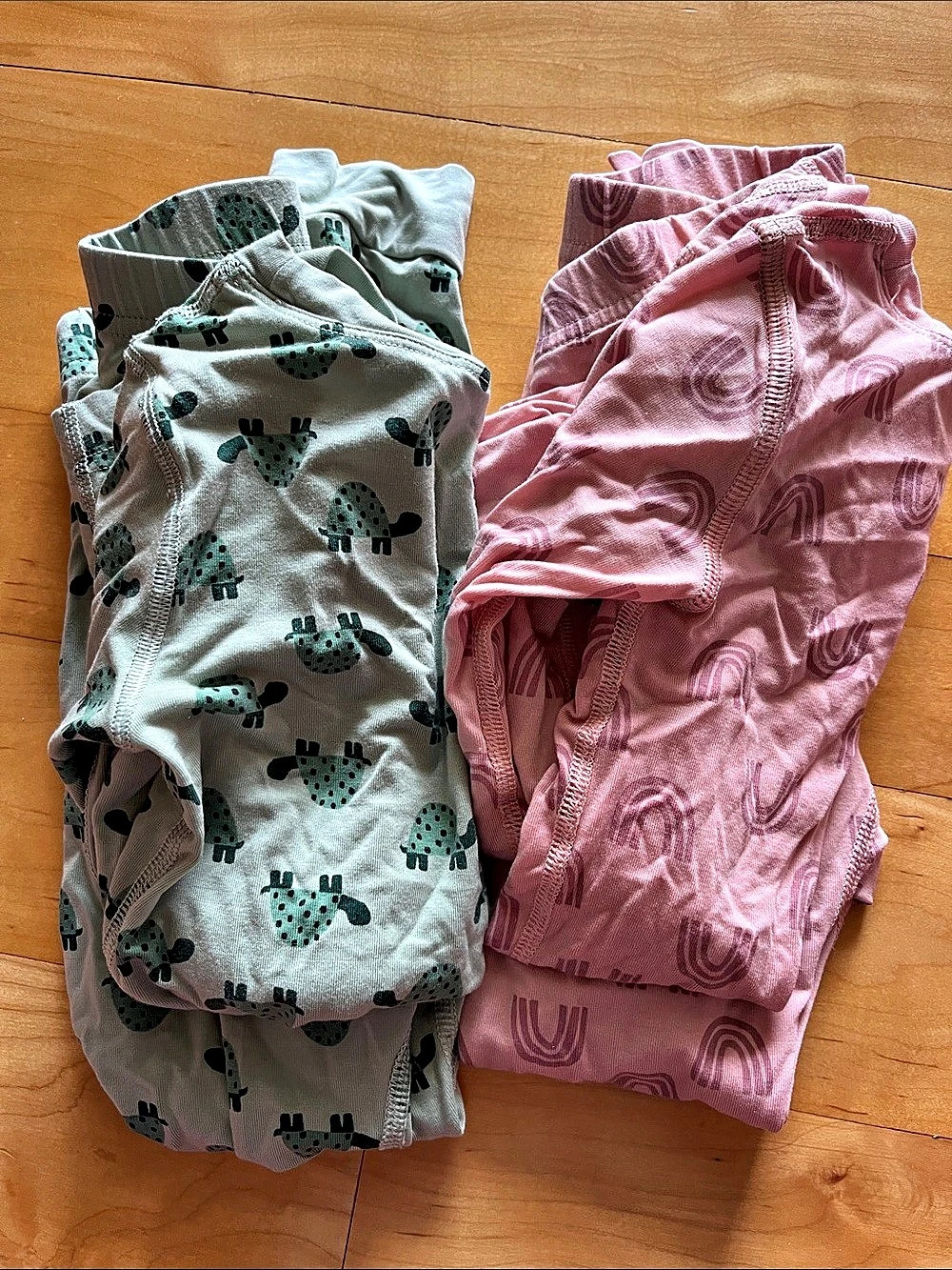 Hanna Andersson Kids Pajamas in Pink & Green
